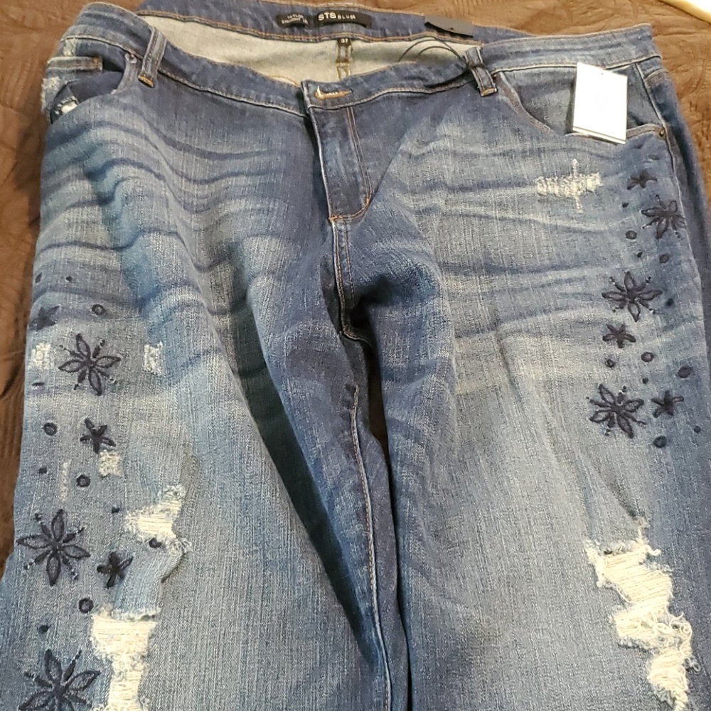 STS BLUES Blue jeans w/embroidery flowers